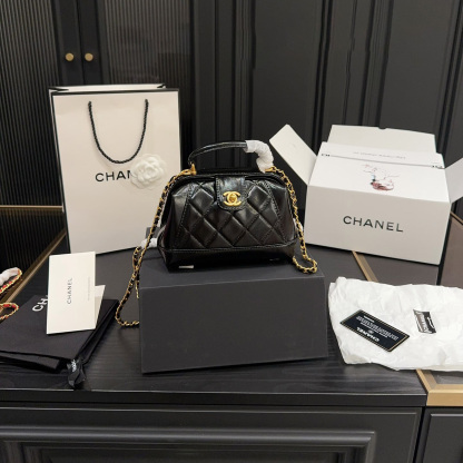 Chanel shoulder bag