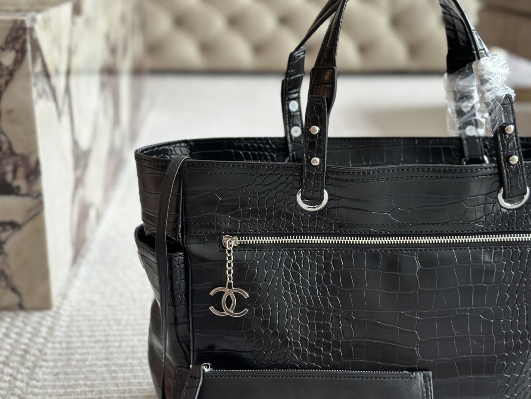 crocodile travel bag