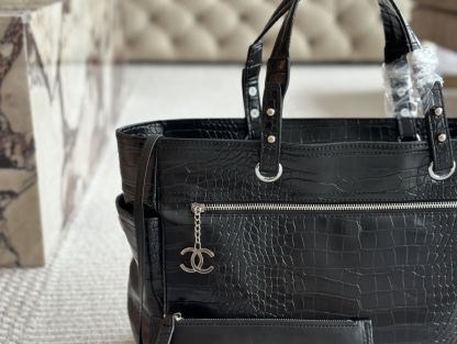 crocodile travel bag