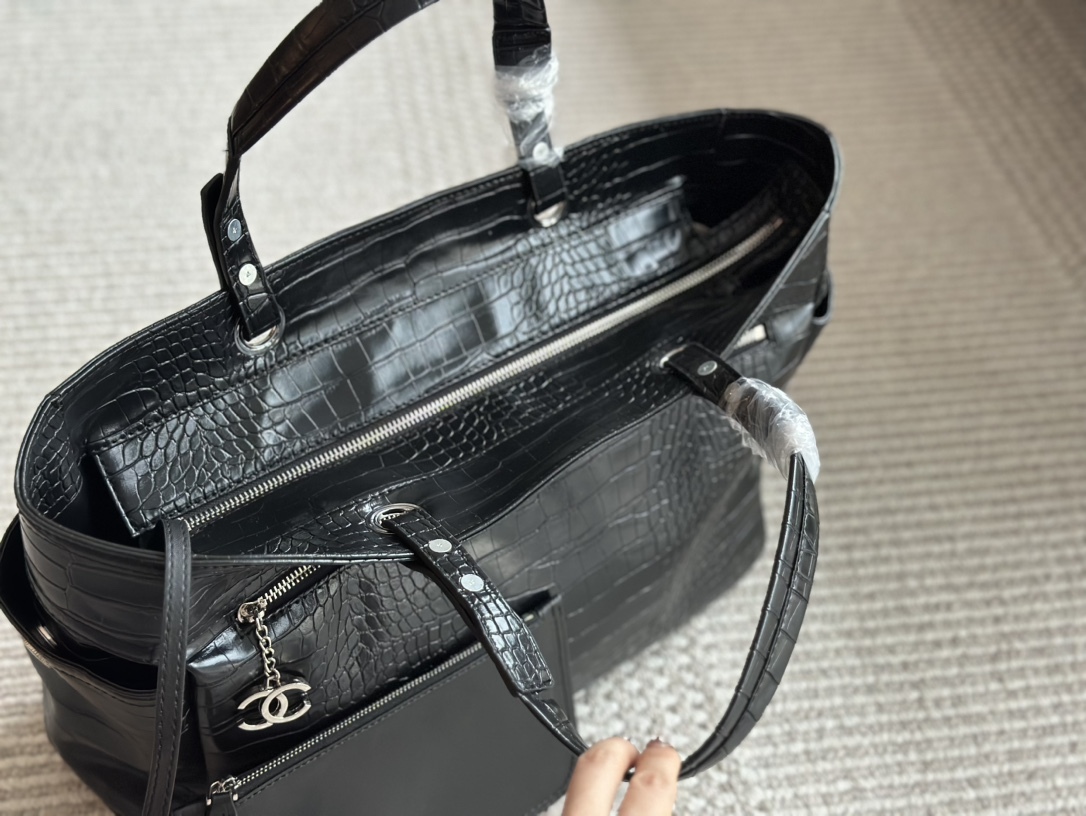 crocodile travel bag