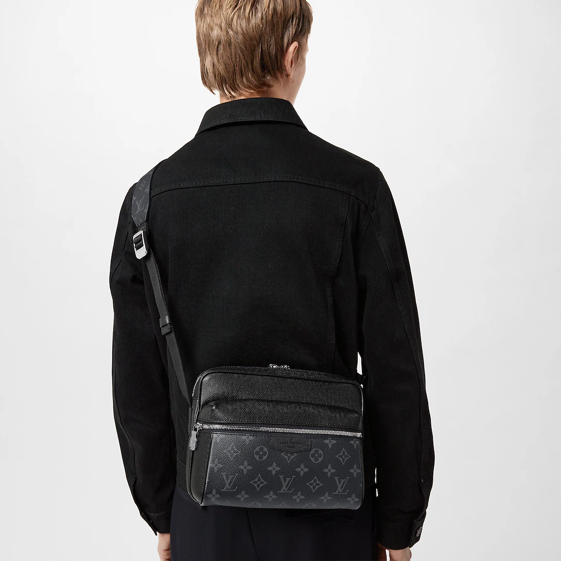 Outdoor Messenger M30233