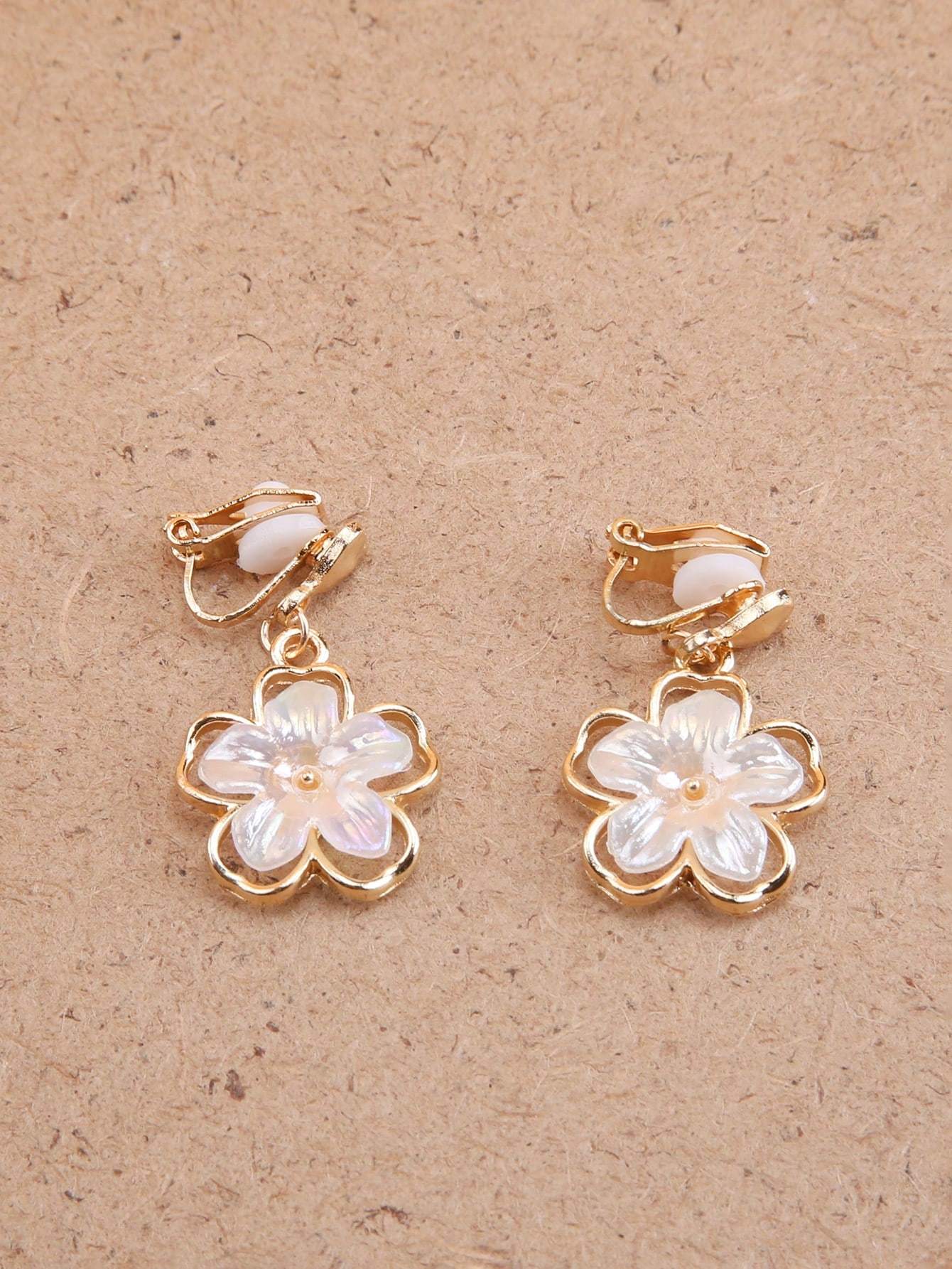 1pair Fashionable Zinc Alloy Flower Decor Clip On Earrings For Women For Daily Decoration