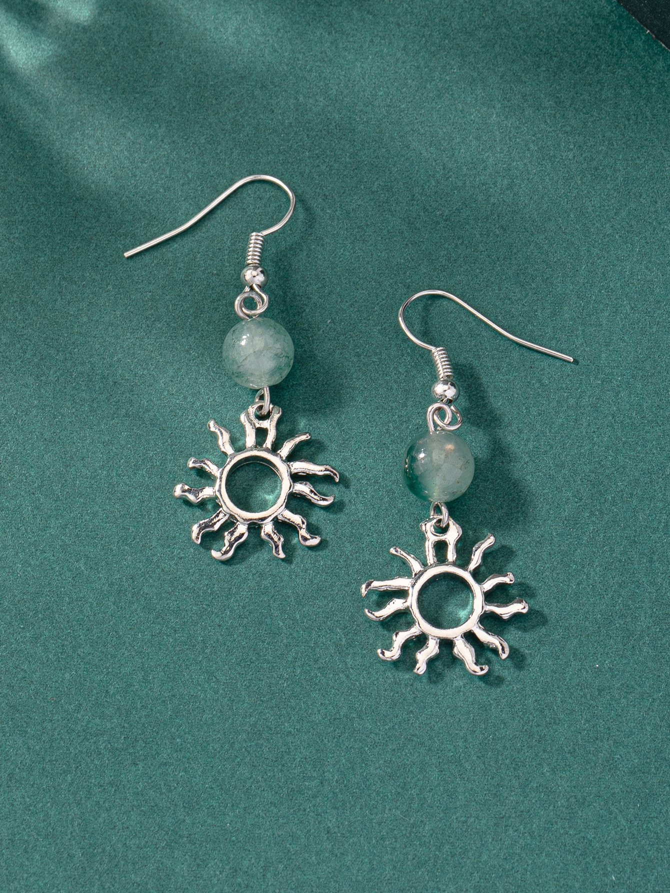 1pair Fashionable Vintage Sun Design Dangle Earrings