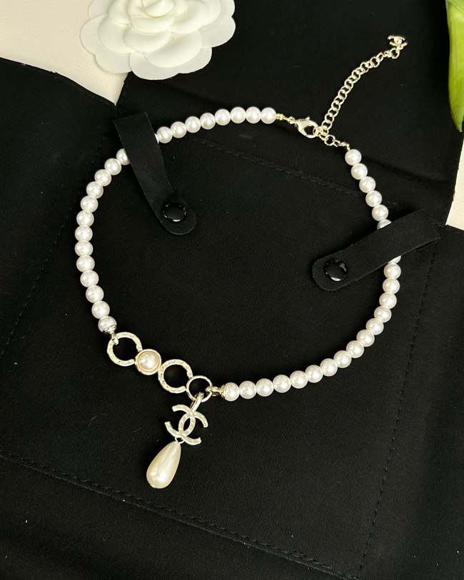 Coco letter pearl chain necklace