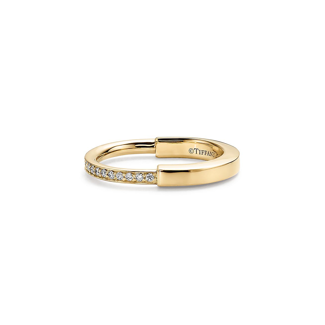 Lock Ring in Yellow Gold with Diamonds