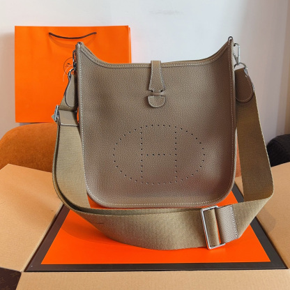 Evelyne  28 bag