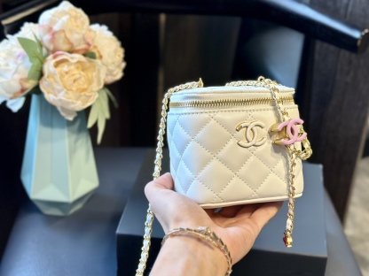 Small Vanity Case White Patent Leather Antique Gold Hardware