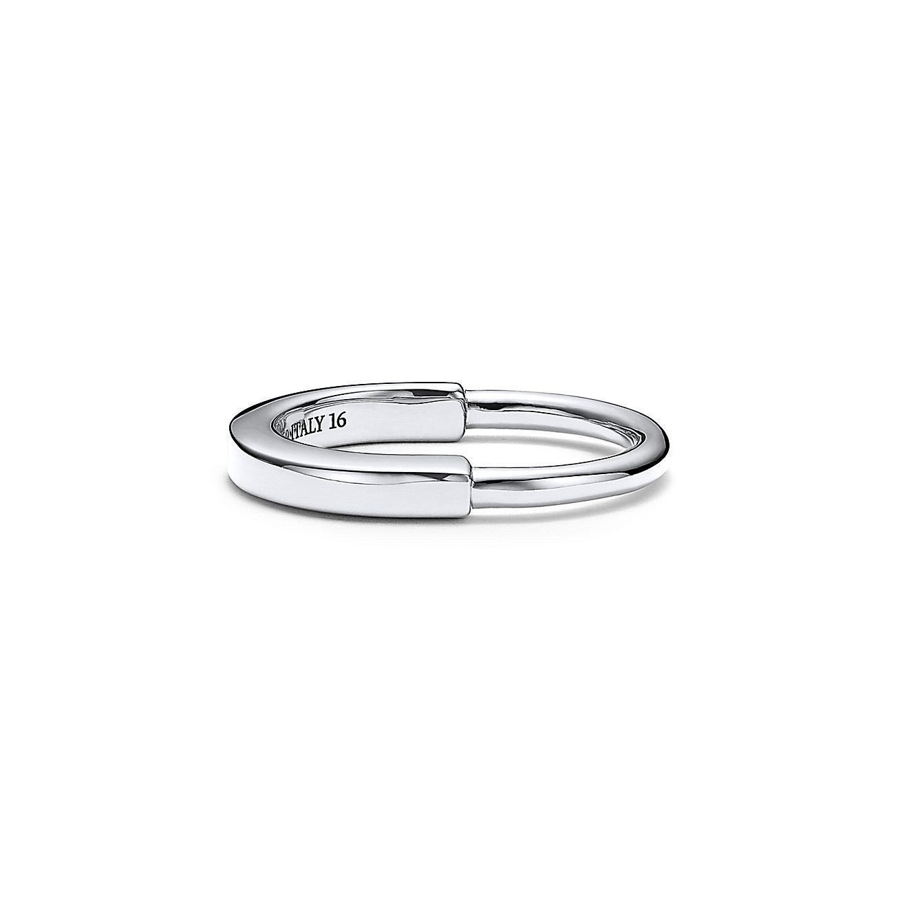 Lock Ring in White Gold