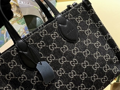 Ophidia  large tote bag