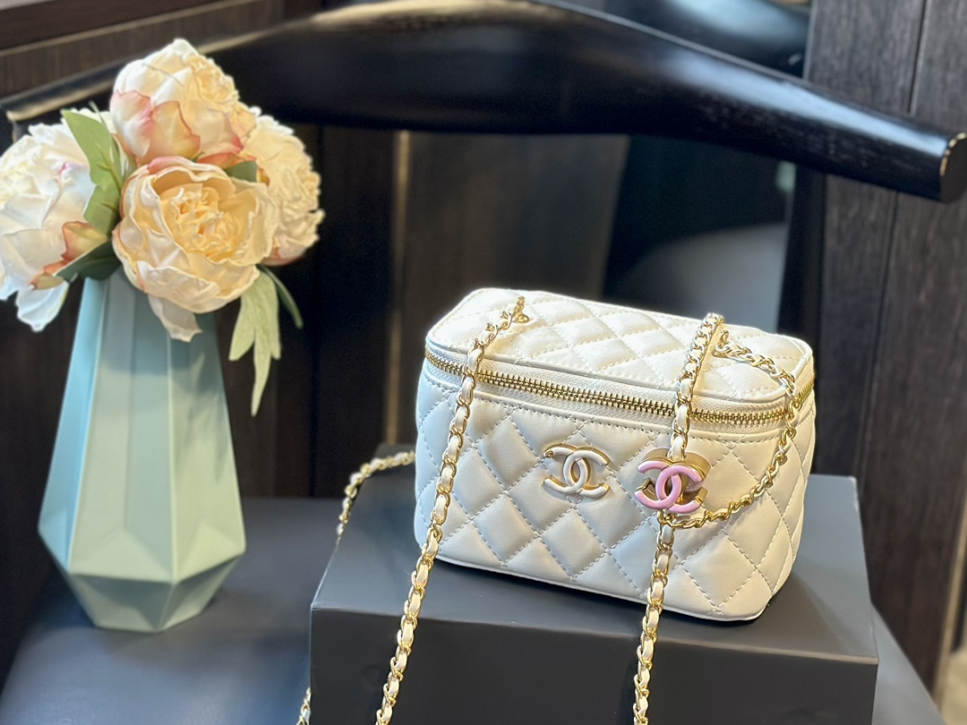 Small Vanity Case White Patent Leather Antique Gold Hardware