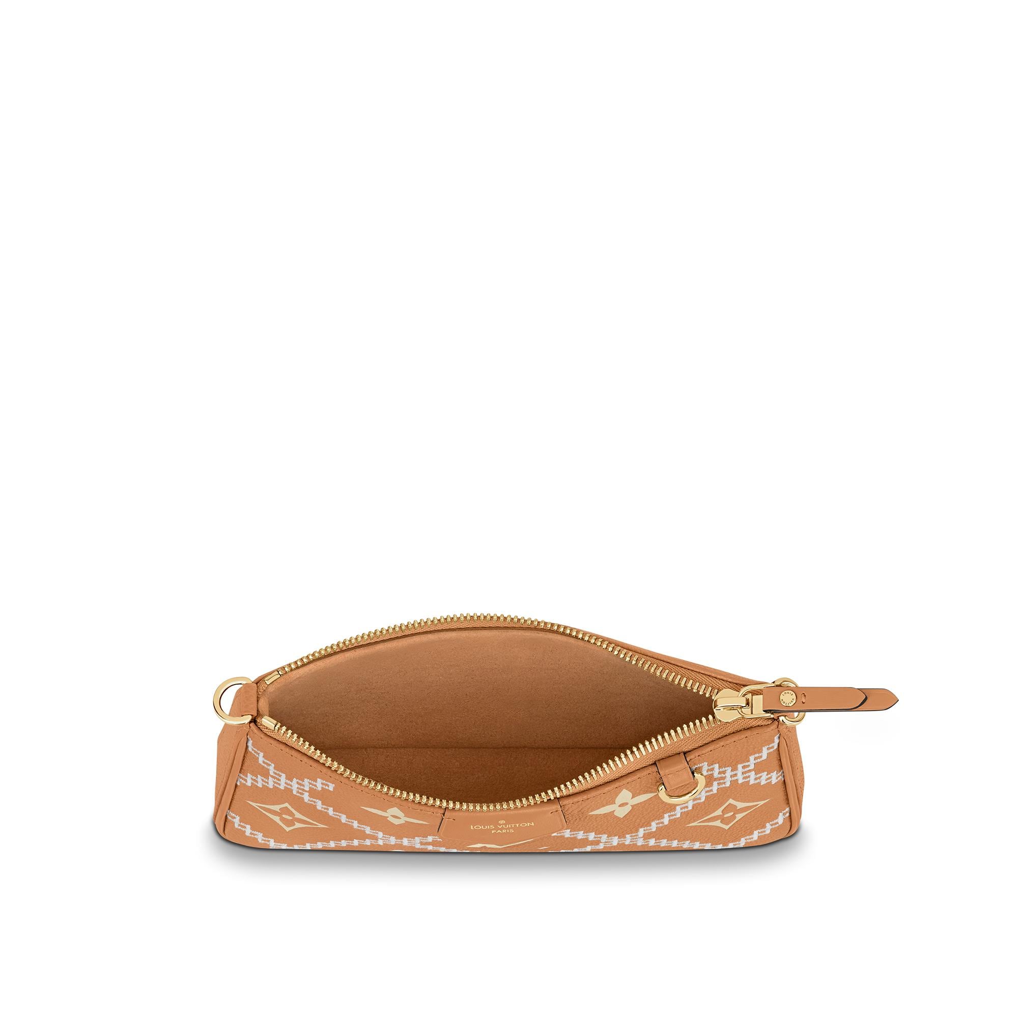 Easy Pouch On Strap M81137