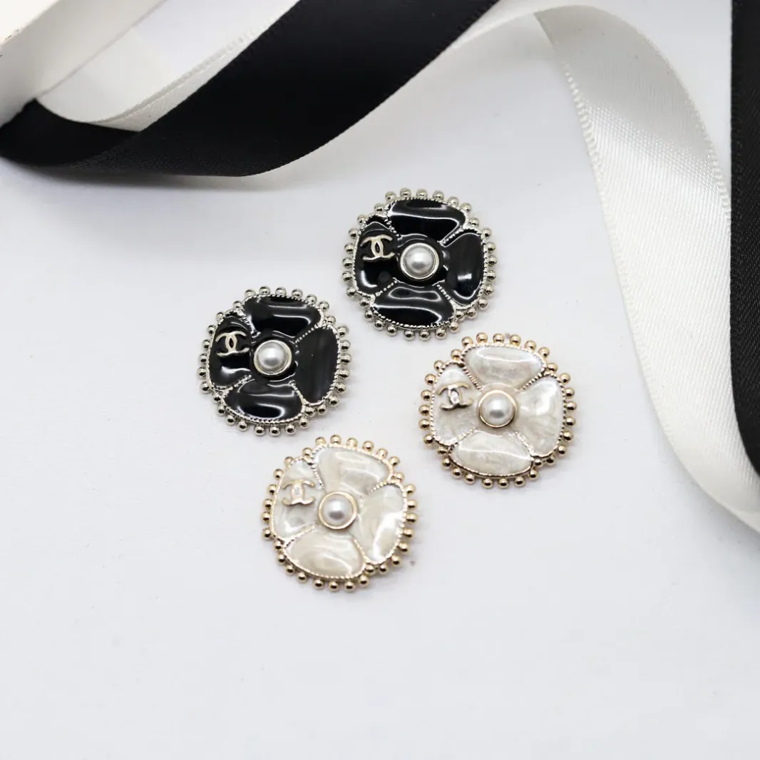 CCE165 CC earring
