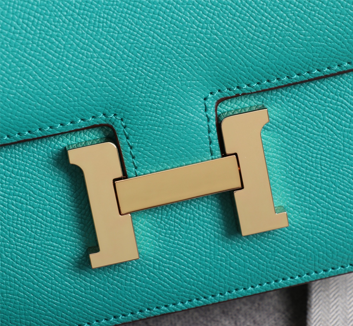 Constance 19/23 bag Cyan Epsom Leather