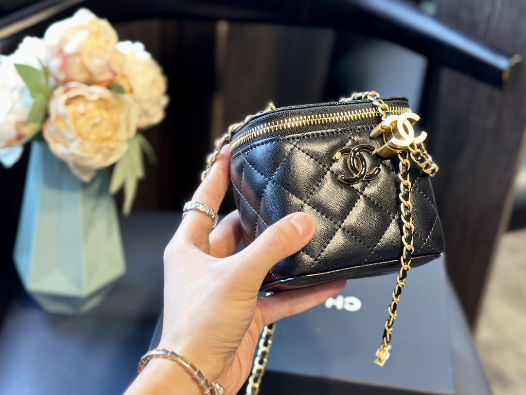 Small Vanity Case White Patent Leather Antique Gold Hardware