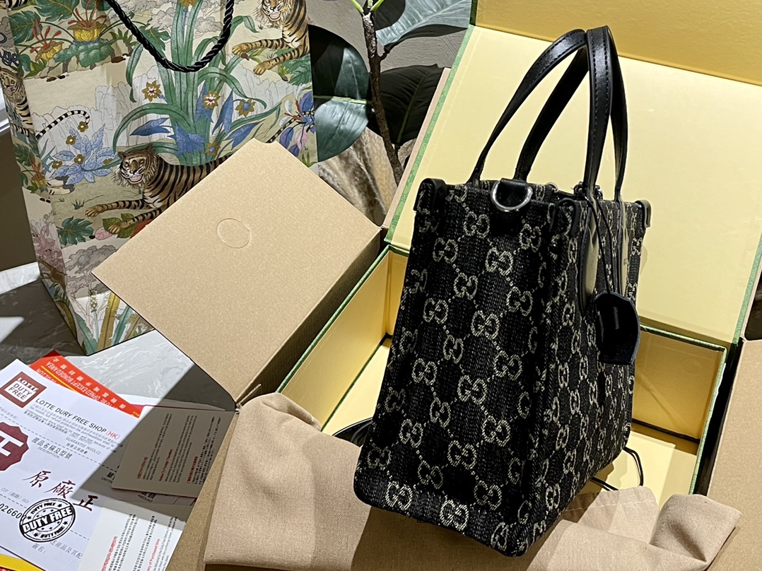 Ophidia  large tote bag