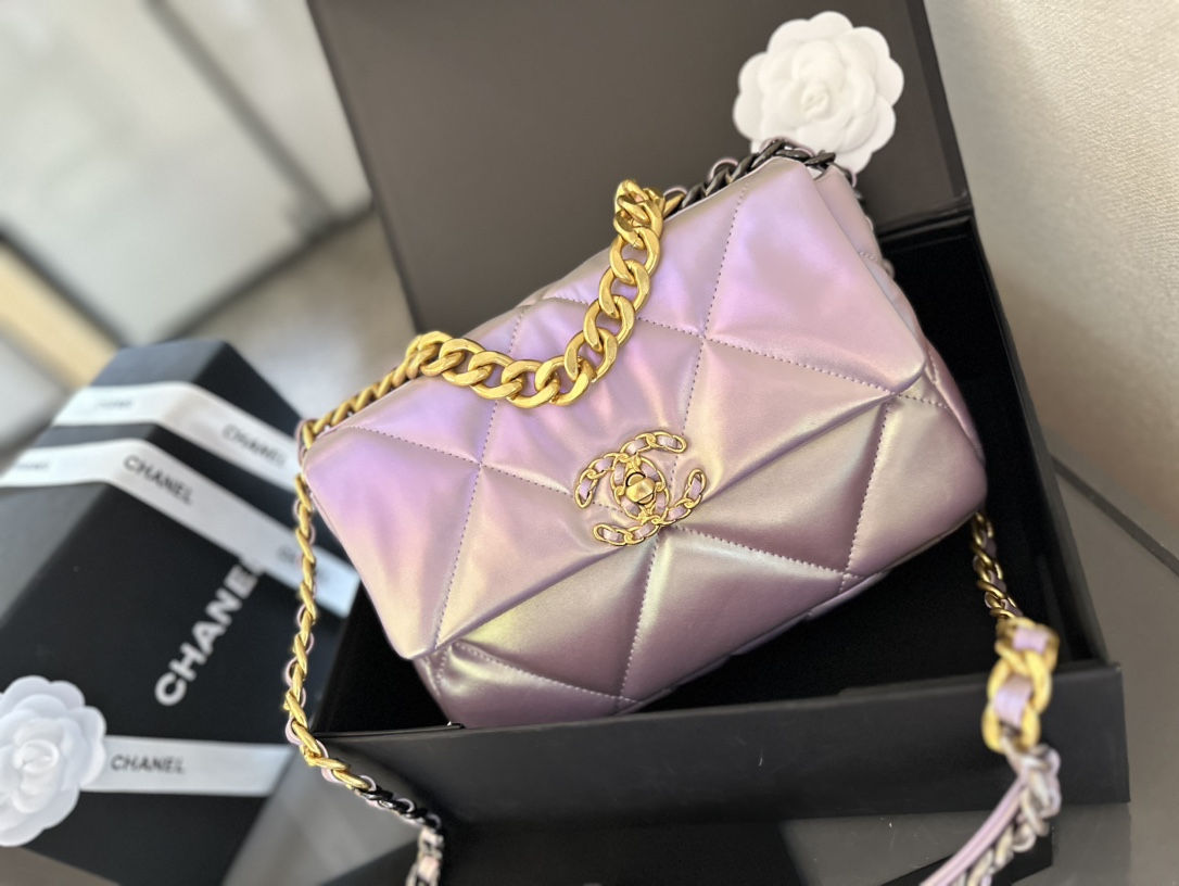 White Lambskin CLASSIC FLAP Small Medium Bag Silver Gold Reverse Hardw