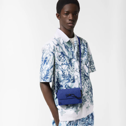 Steamer Wearable Wallet M82571