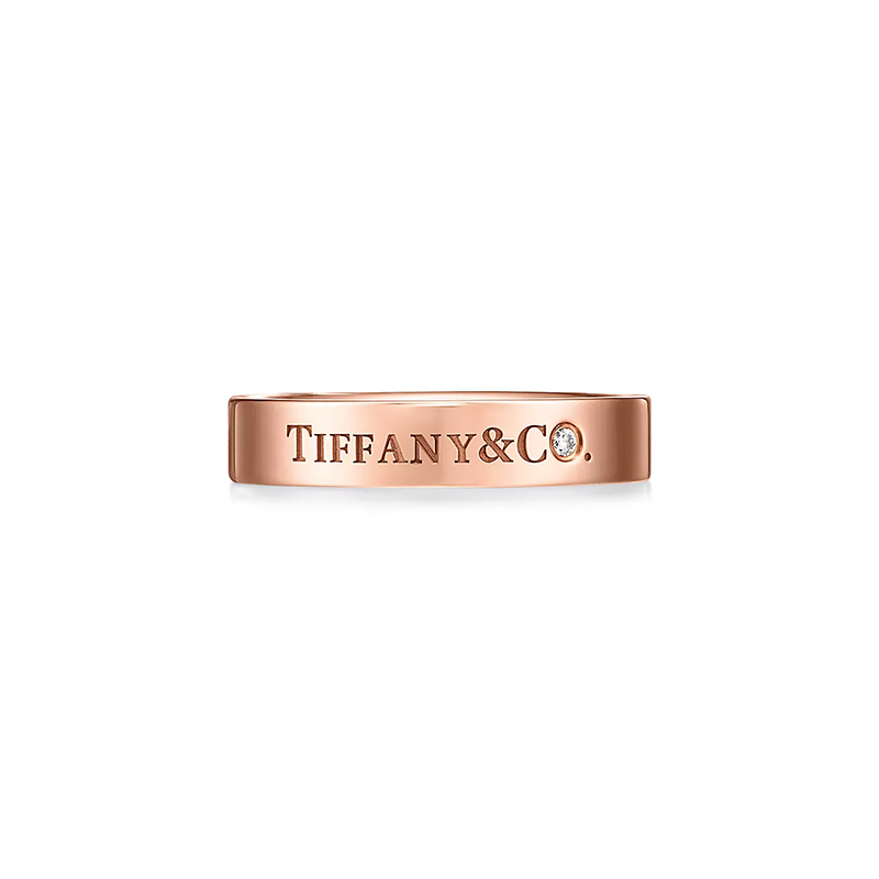 & Co.庐 Band Ring in Rose Gold with a Diamond