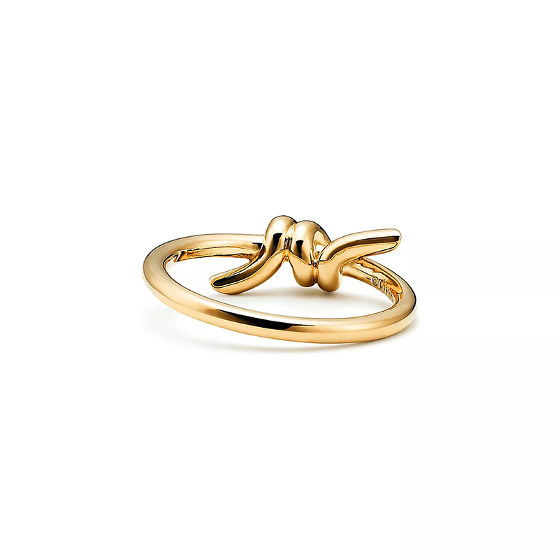 Knot Ring in Yellow Gold