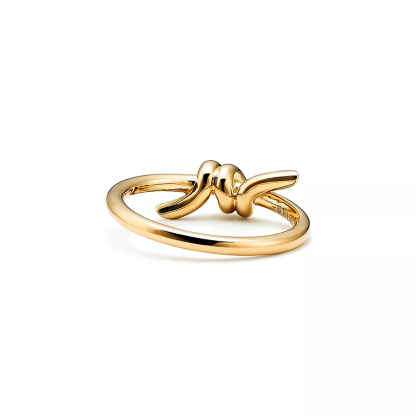 Knot Ring in Yellow Gold