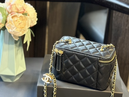 Small Vanity Case White Patent Leather Antique Gold Hardware