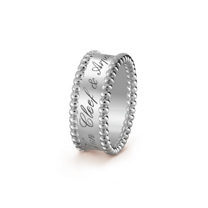 Perlee signature ring