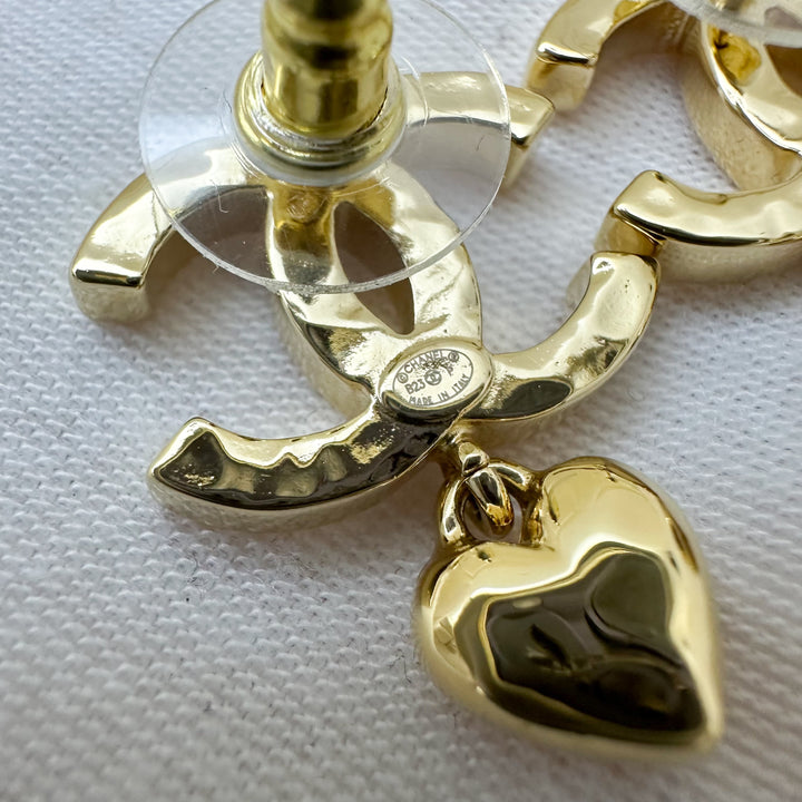 23P Heart Dangling Earrings with Crystals in GHW