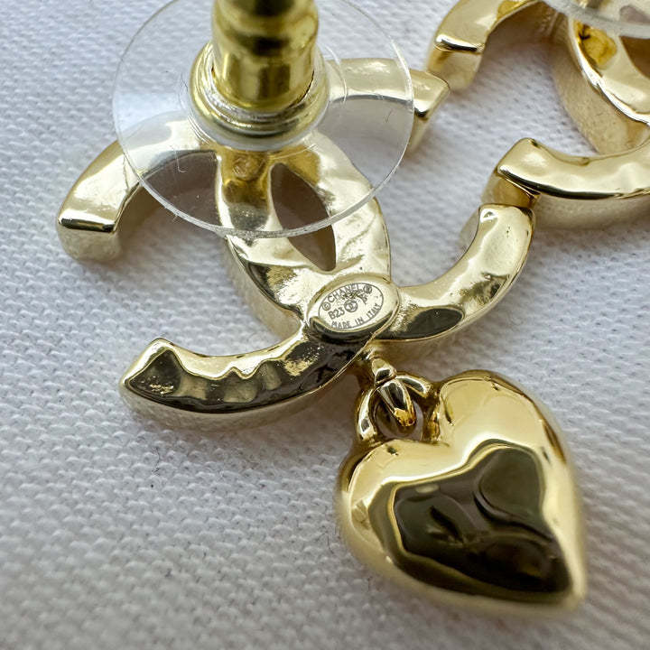 23P Heart Dangling Earrings with Crystals in GHW