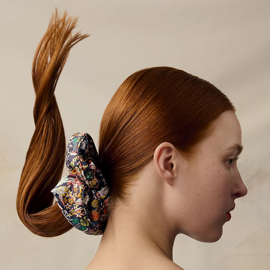 Claudia Bloom XL scrunchie
