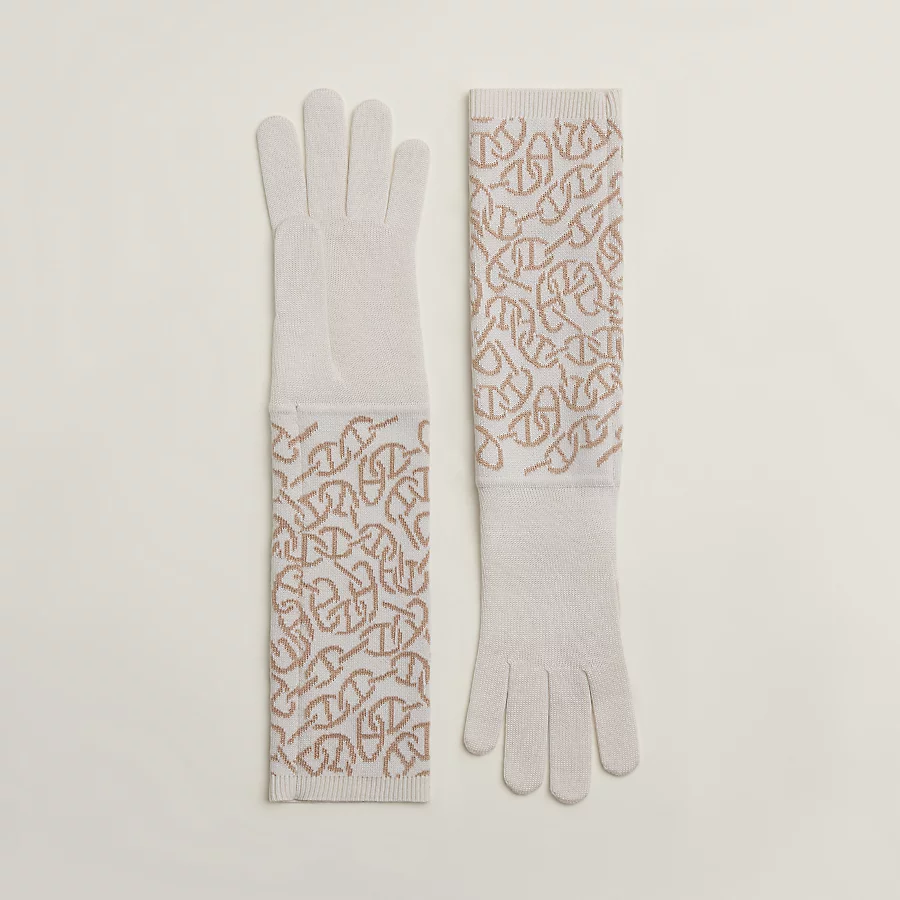 Julia Naoussa gloves