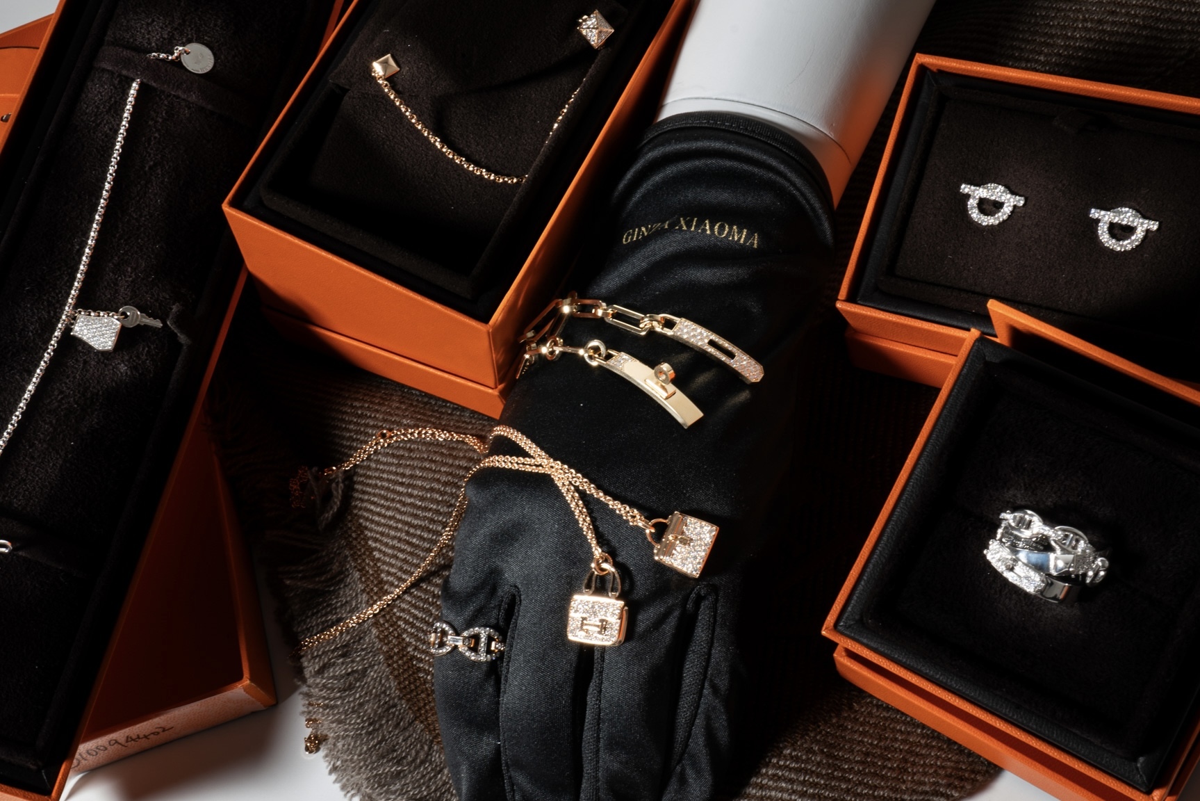 HERthtMES JEWELRY