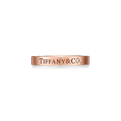 & Co.庐 Band Ring in Rose Gold with a Diamond