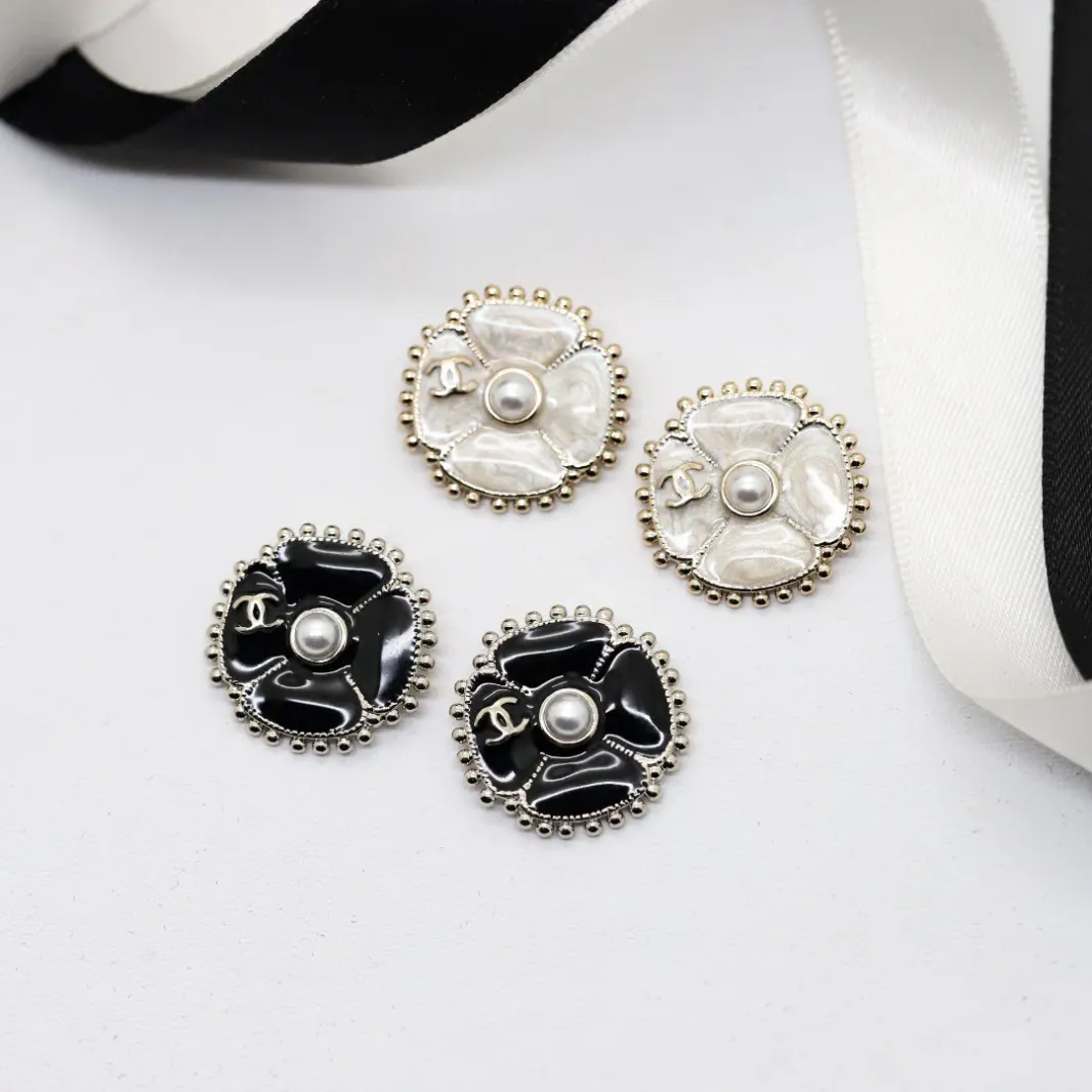 CCE165 CC earring