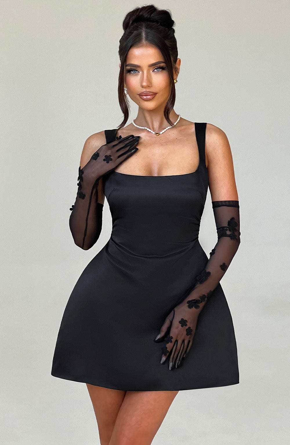 Dalary Gloves - Black-My Top Dress.All Rights Reserved