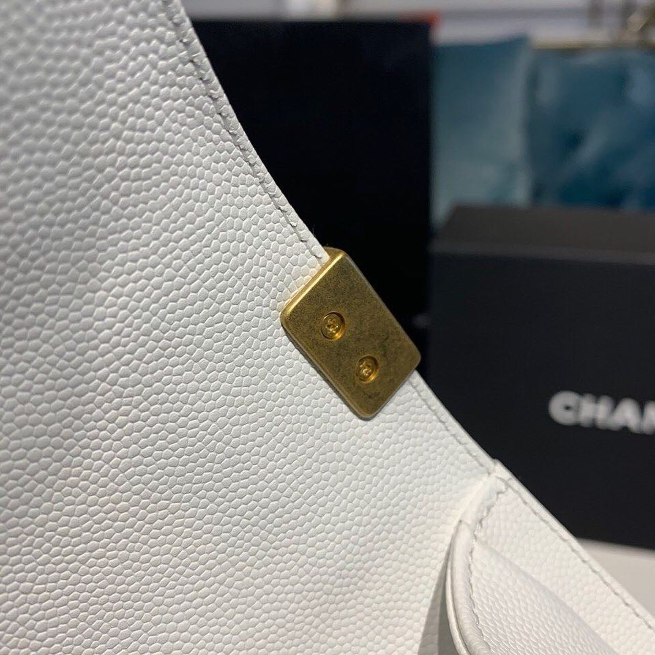 ChanelSmall Boy Handbag White For Women, Women&#8217;s Bags, Shoulder And Crossbody Bags 7.8in/20cm A67085