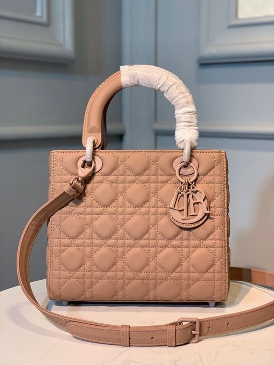 DI Medium Ultramatte Lady Bag Blush For Women, Women’s Handbags 9in/24cm CD M0565ILOI_M50P