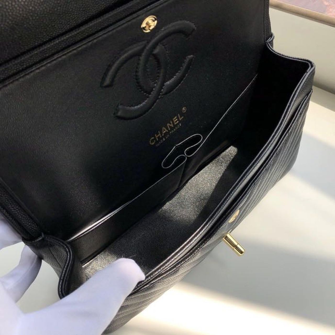 CHL Chevron Classic Handbag Gold Toned Hardware Black For Women, Women’s Bags, Shoulder And Crossbody Bags 10.2in/26cm