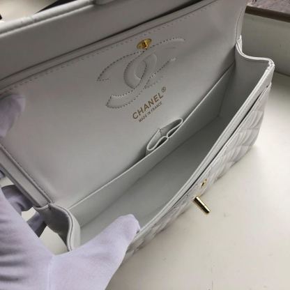 Chanel Classic Handbag Gold Toned Hardware White For Women, Women&#8217;s Bags, Shoulder And Crossbody Bags 10.2in/26cm A01112