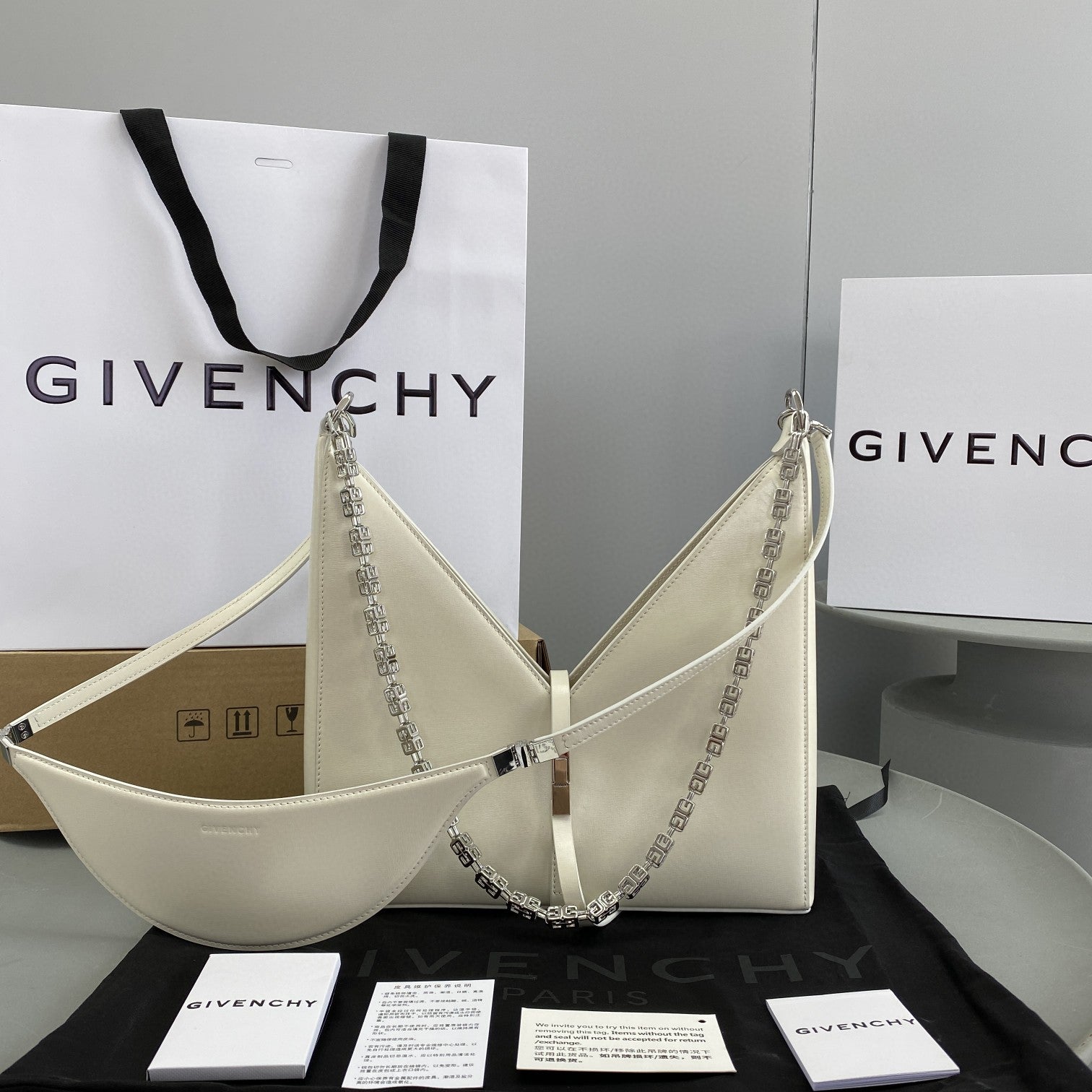 gv Small Cut Out Bag Ivory For Women, Handbags, Shoulder Bags 10.6in/27cm GVC 