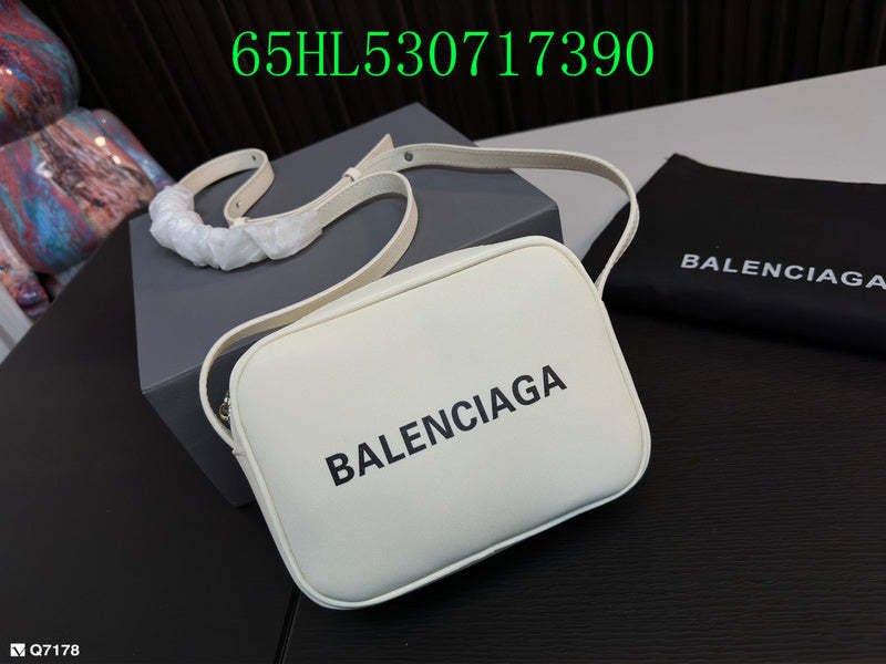 Disarh Fashion - BGA Bags - 1702