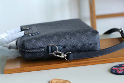 Disarh Fashion Lu-Vi bags - 9883