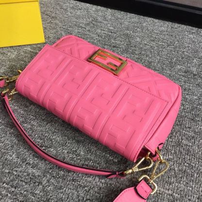 FI Baguette Nappa Pink For Women, Women&#8217;s Handbags, Shoulder And Crossbody Bags 10.6in/27cm FF 8BR600