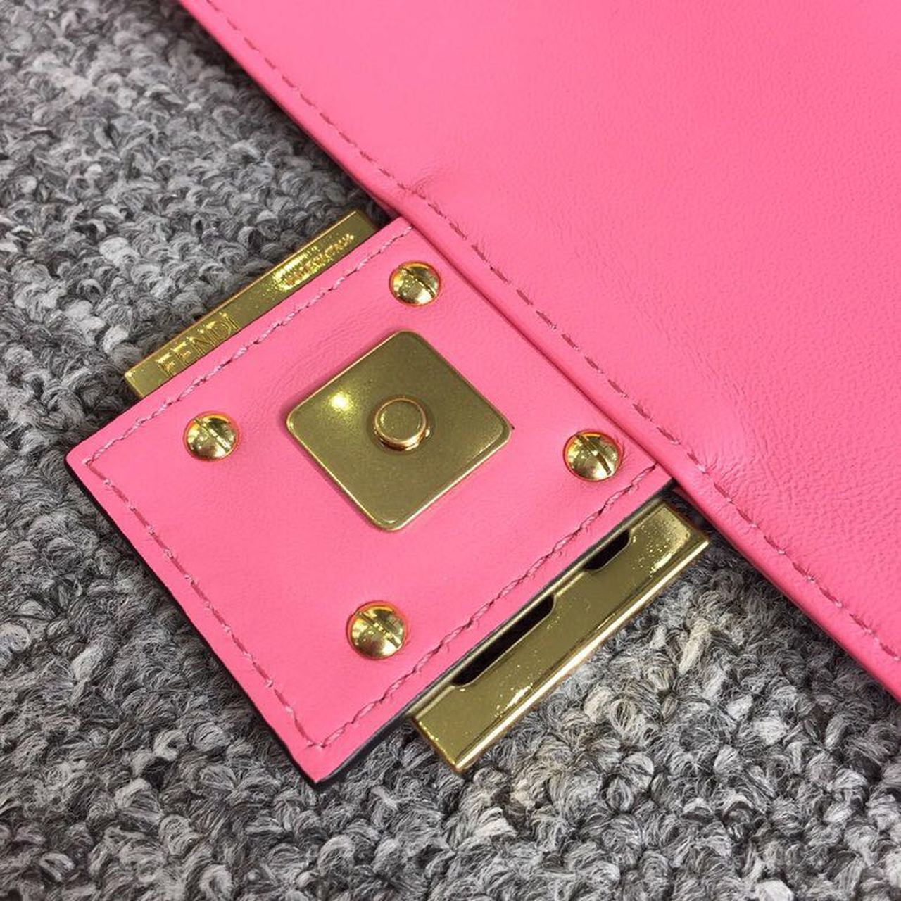FI Baguette Nappa Pink For Women, Women&#8217;s Handbags, Shoulder And Crossbody Bags 10.6in/27cm FF 8BR600