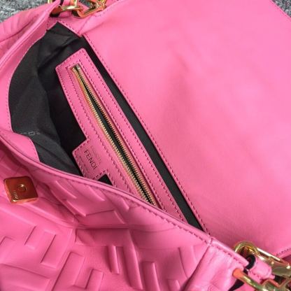 FI Baguette Nappa Pink For Women, Women&#8217;s Handbags, Shoulder And Crossbody Bags 10.6in/27cm FF 8BR600