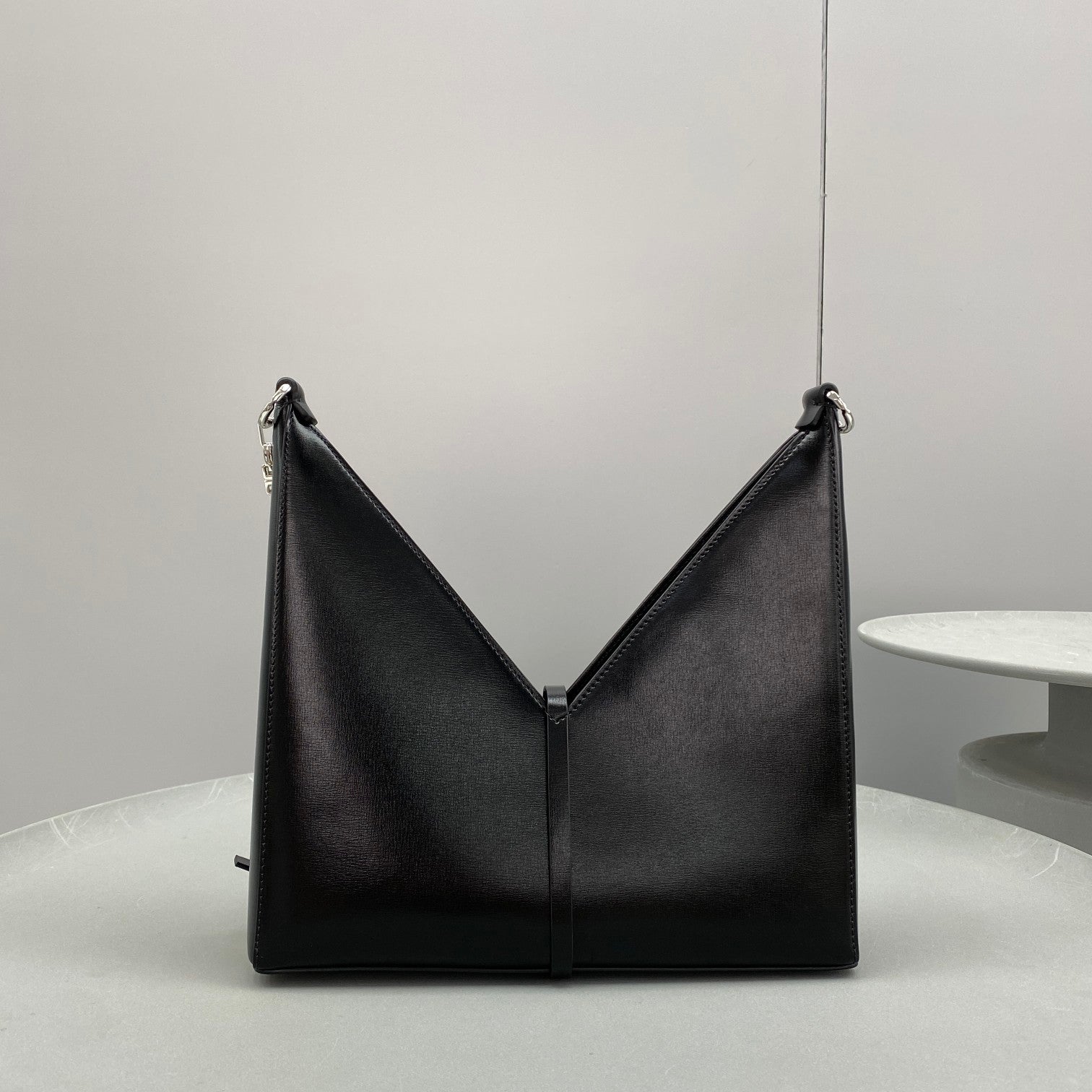 gv Small Cut Out Bag Black For Women, Handbags, Shoulder Bags 10.6in/27cm GVC 
