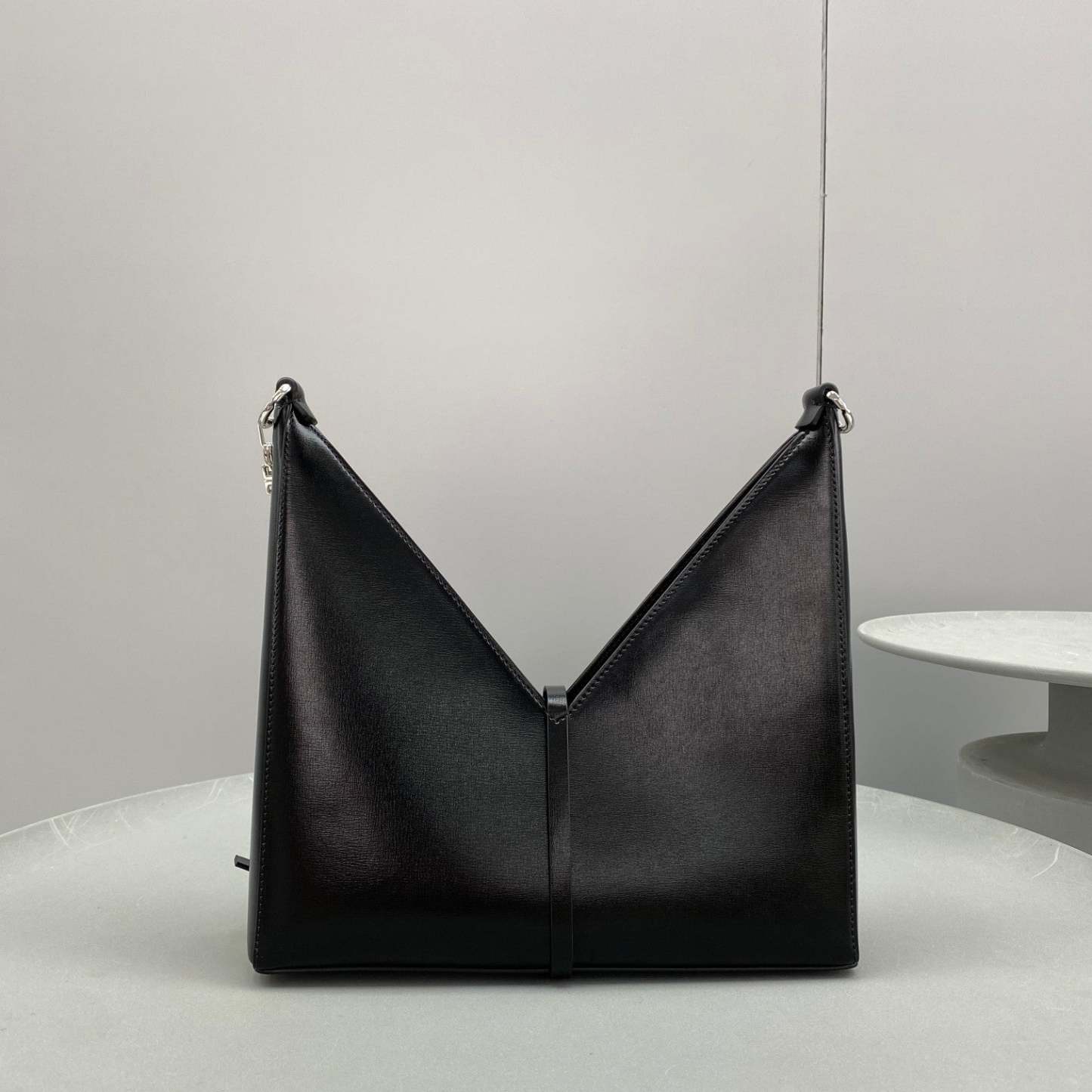 gv Small Cut Out Bag Black For Women, Handbags, Shoulder Bags 10.6in/27cm GVC 