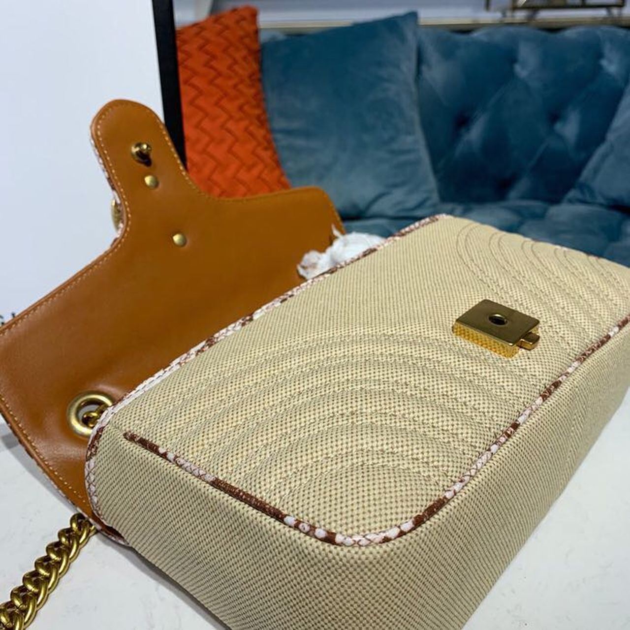 gg Marmont Raffia Straw Shoulder Bag Cream/Brown/Beige gg Chevron Matelassé Raffia Effect Fabric For Women 10in/26cm gg  ‎443497