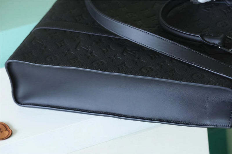 Disarh Fashion Lu-Vi bags - 9781