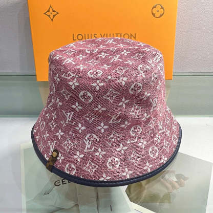 ChanelSmall Flap Bag Gold Hardware White For Women, Women’s Handbags, Shoulder Bags 7.5in/19cm AP2840