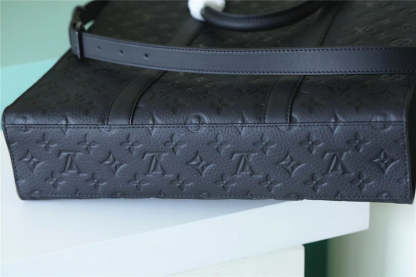 Disarh Fashion Lu-Vi bags - 9781